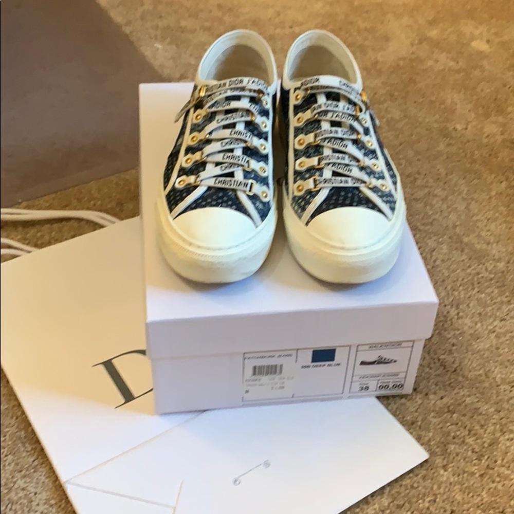 Excellent used condition Christian Dior sneaker